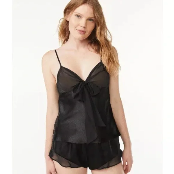 Elegant Black Women's Pajama Set - Picture 4 of 4